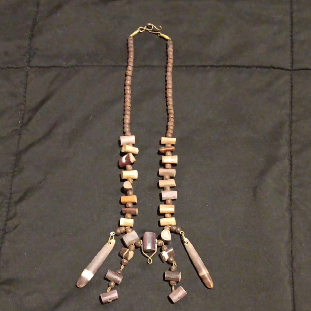 Shell Type Necklace